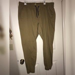 khaki joggers 👖